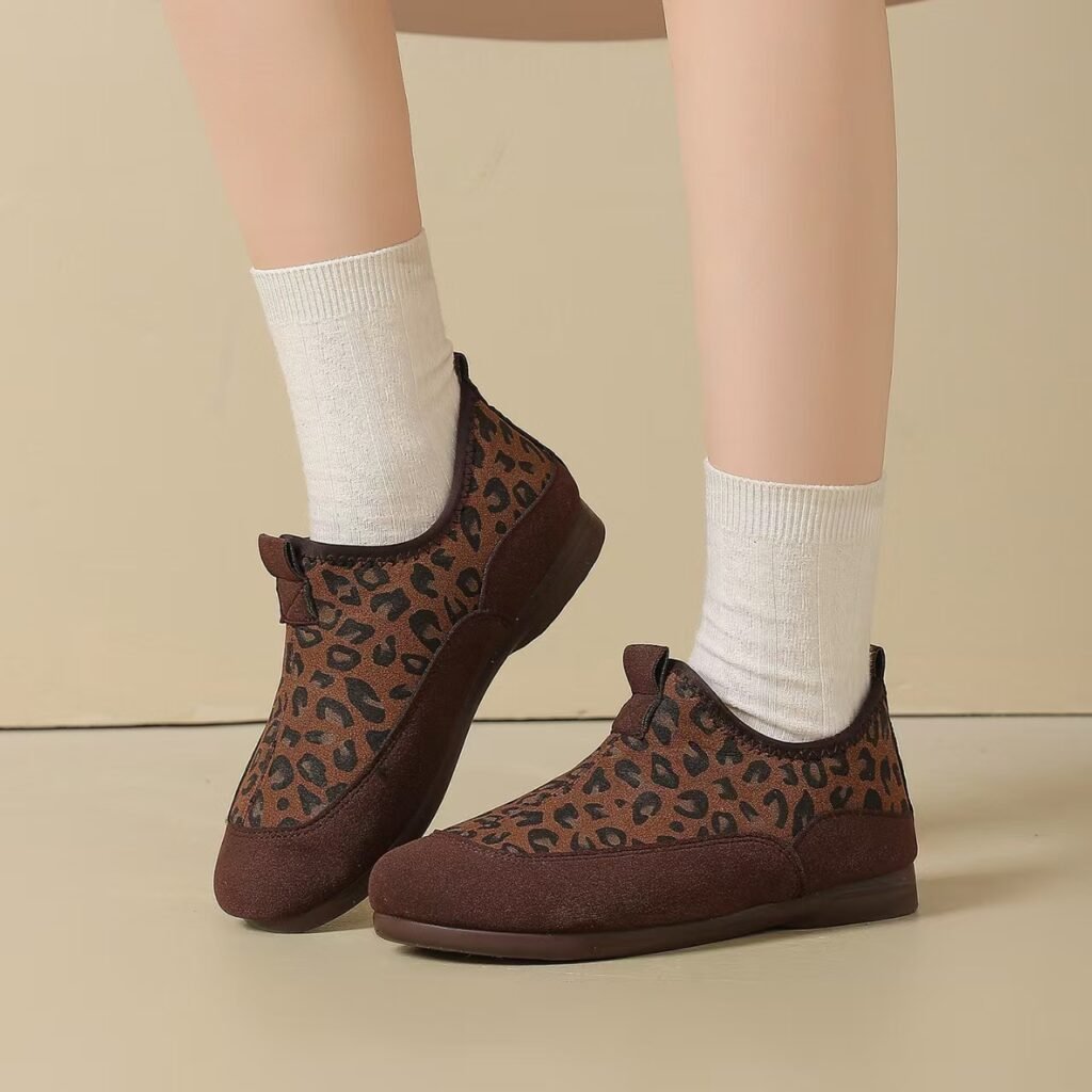 2026 New Winter Casual Leopard Shallow Round Round Toot Cotton Shoes Comfortable, wear-resistant, lightweight, versatile pedal mother shoes